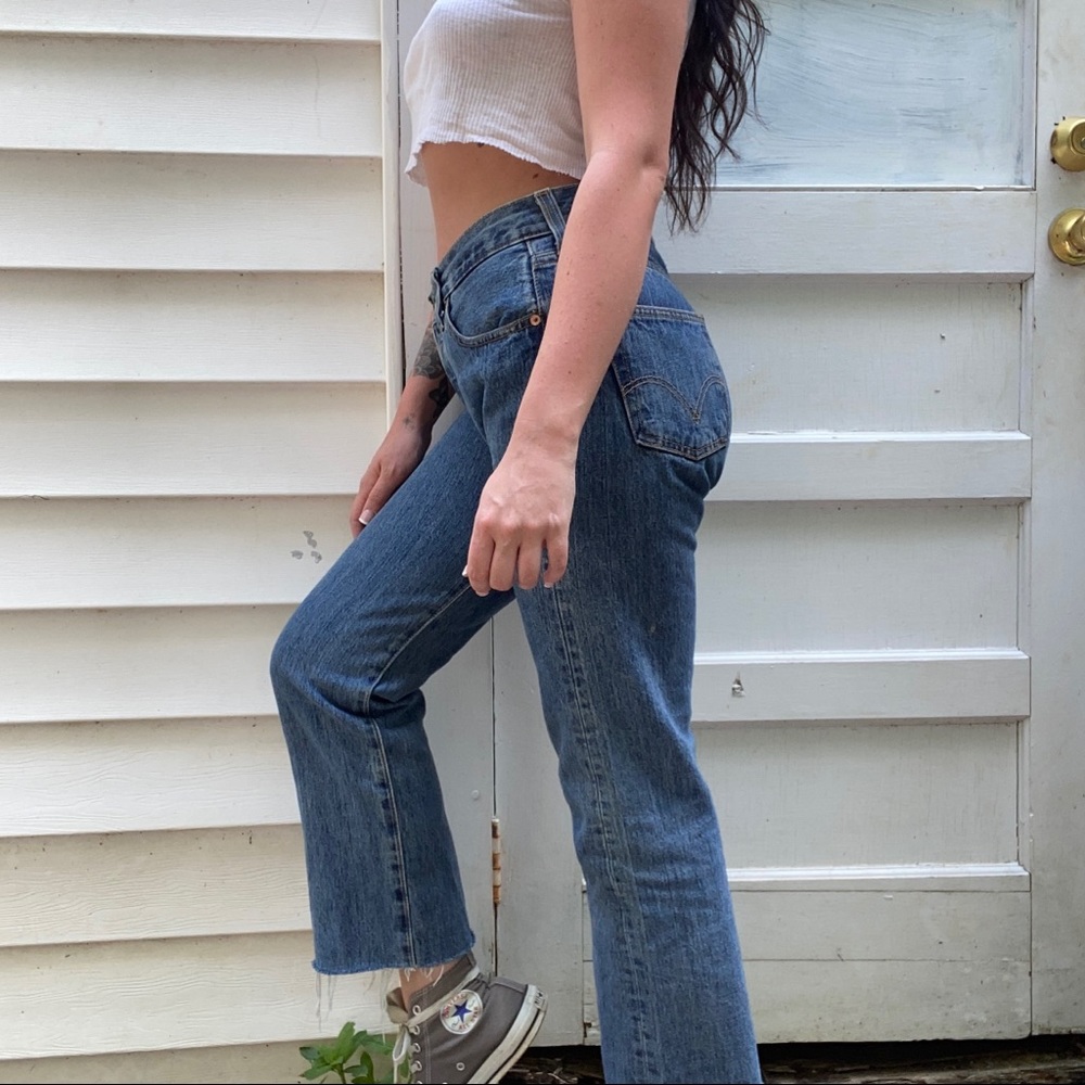 80S 501 LEVIS MID RISE STUDENT SLIM FIT MID RISE RARE VINTAGE MEDIUM WASH JEANS - Picture 4 of 7
